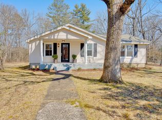 512 Ault Rd, Signal Mountain, TN 37377