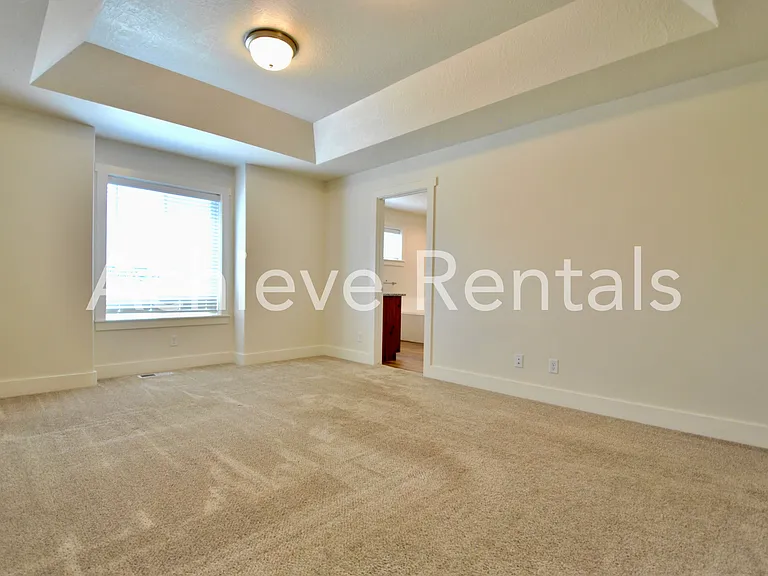 2038 N 380 E — Photo 6