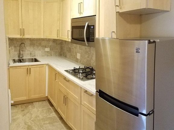 5th image of 2800 Coyle St APT 0402
