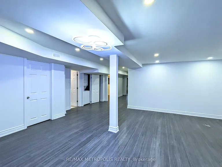 102 Hibbard Dr #BASEMENT — Photo 12