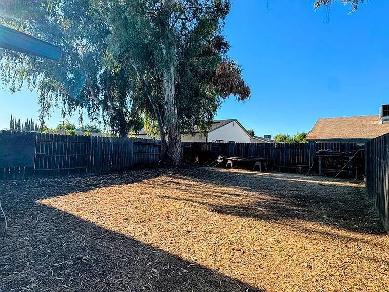 4136 Oberon Ave — Photo 11