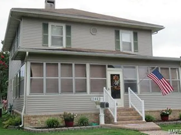 206 S 3rd St, Chaffee, MO 63740