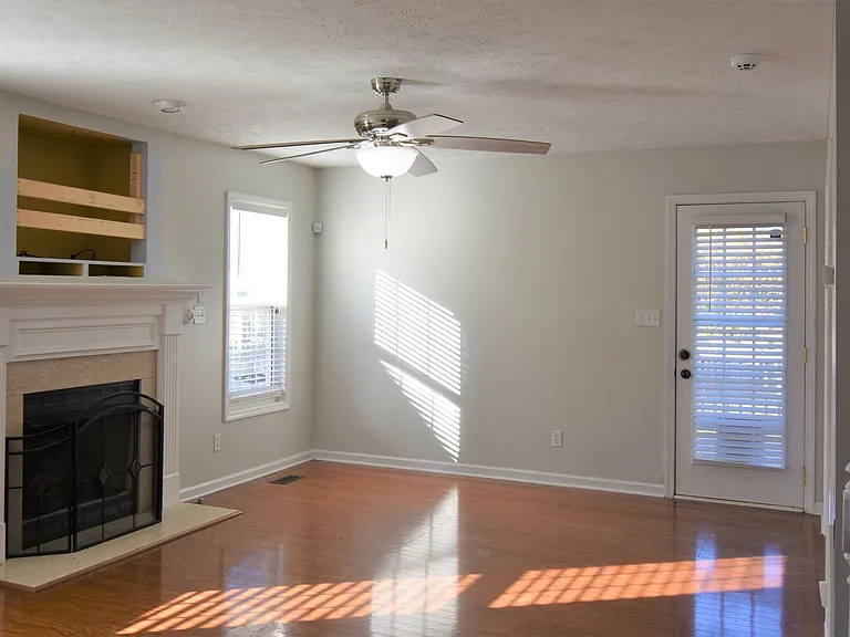 2904 Bolla Dr — Photo 2