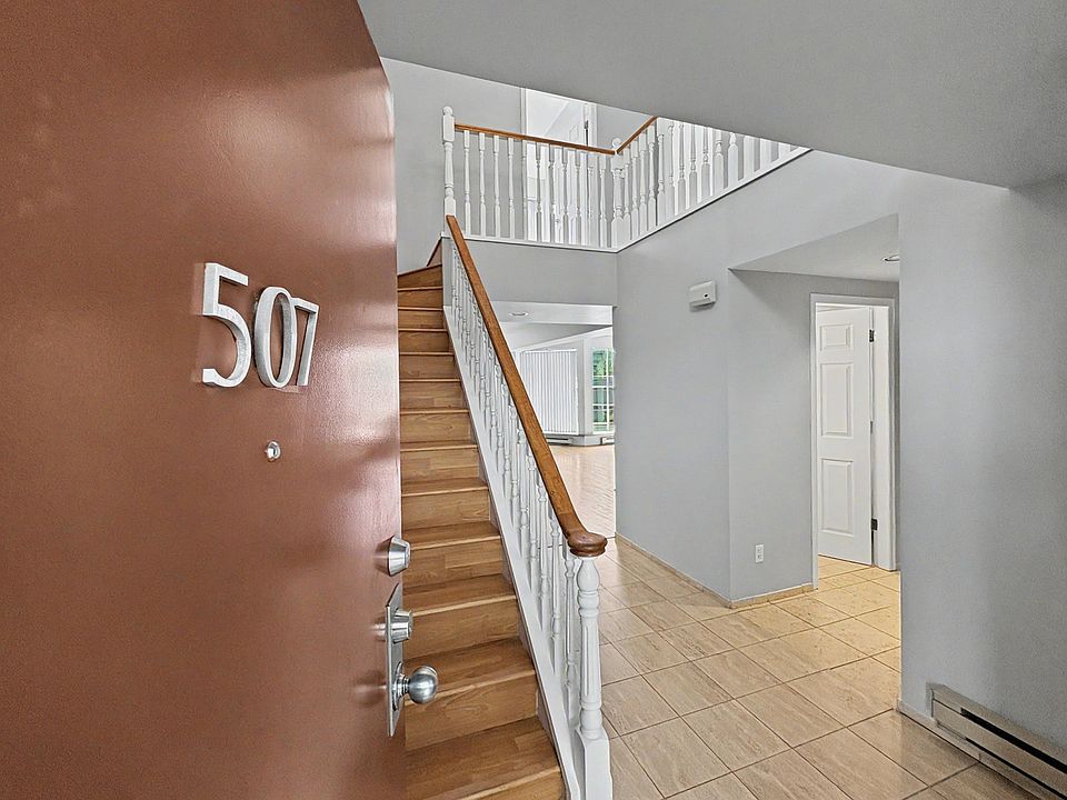 1st image of 5733 Cambie St #1544672