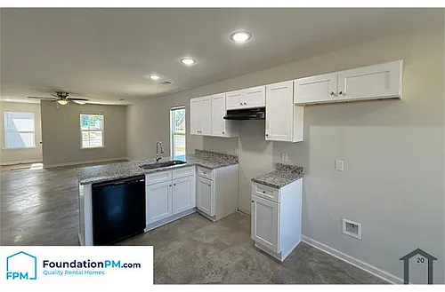 2502 E Tyler Ave Photo 1