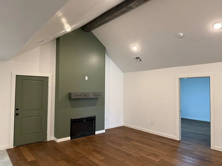 4509 E Lincoln St — Photo 5