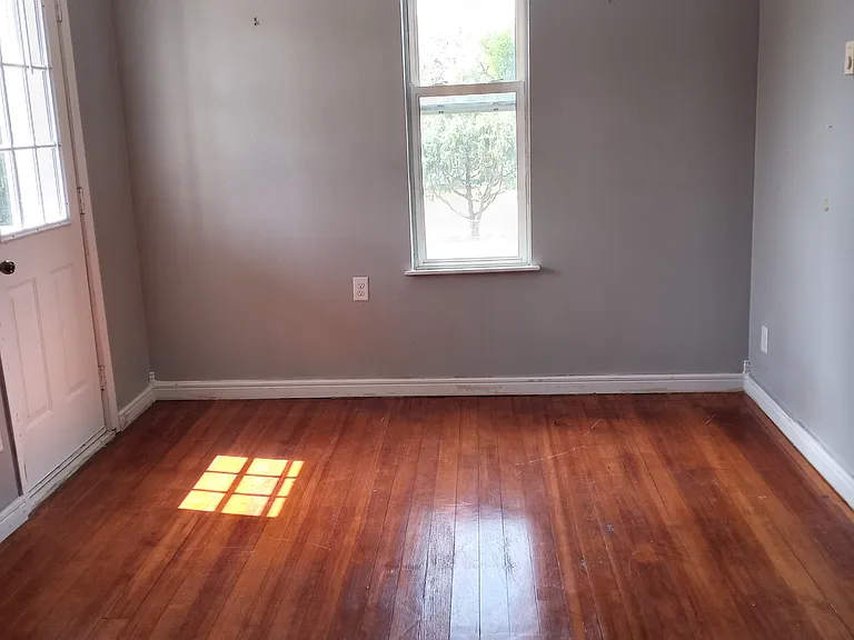 430 S Chapelle St — Photo 8