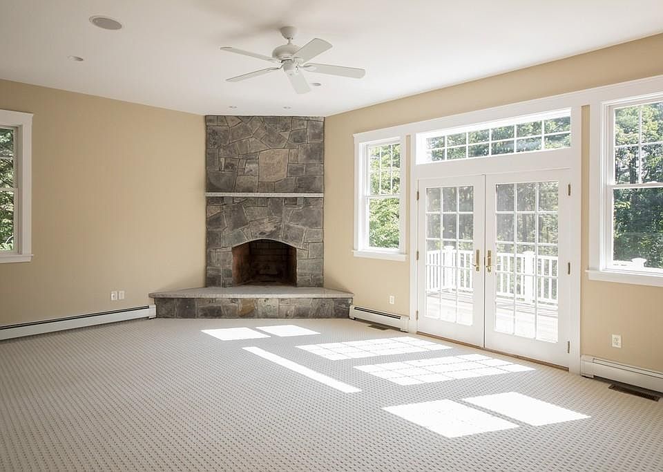 2nd image of 139 Green Rd