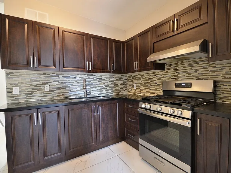 25 Miller St #2 — Photo 2