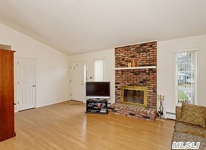 4th image of 54 Homewood Dr