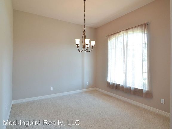 2nd image of 224 Avondale Ln