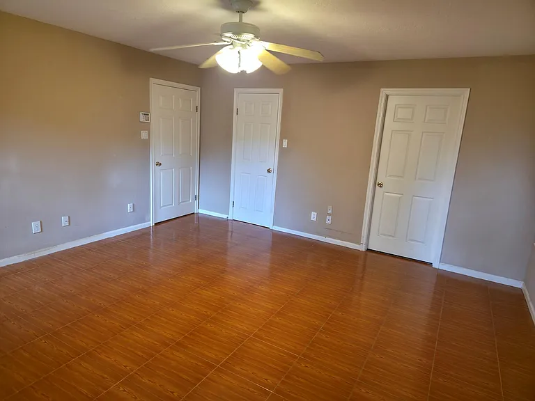 414 Texas St — Photo 4