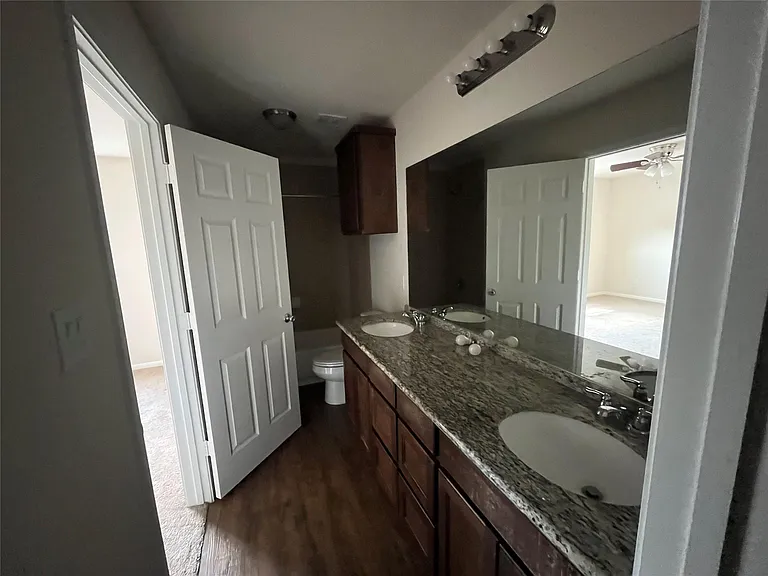 604 Rosewood St — Photo 6