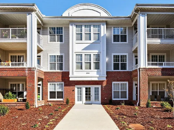 235 Eyam Hall Ln, Apex, NC 27502