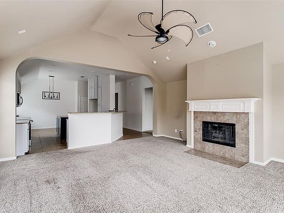 3rd image of 2436 Chesterwood Dr