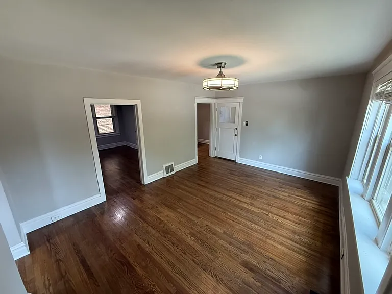 3539 Lawn Ave #1S — Photo 17