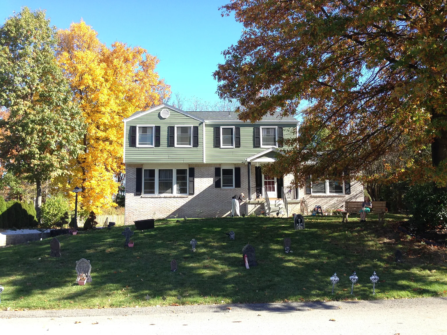 6947 Berkshire Dr photo 1
