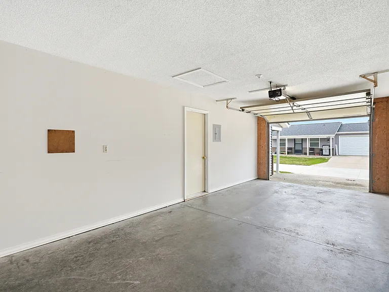 1496 E Kammerer Rd — Photo 17