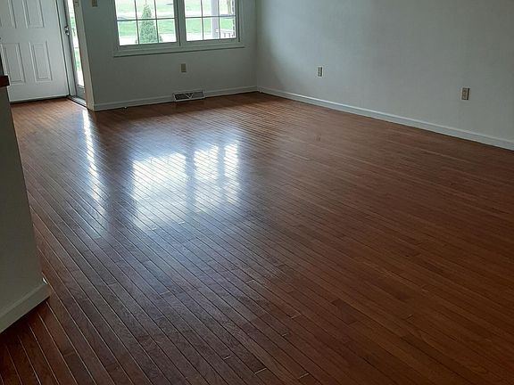 Living room (view from kitchen region)