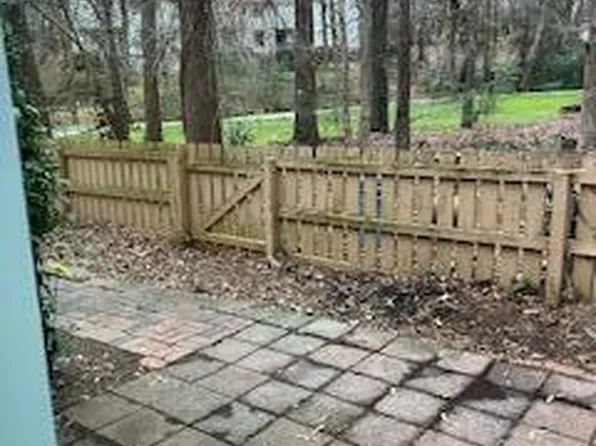 104 Bonnell Ct, Cary, NC 27511