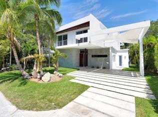 4061 Woodridge Rd, Miami, FL 33133