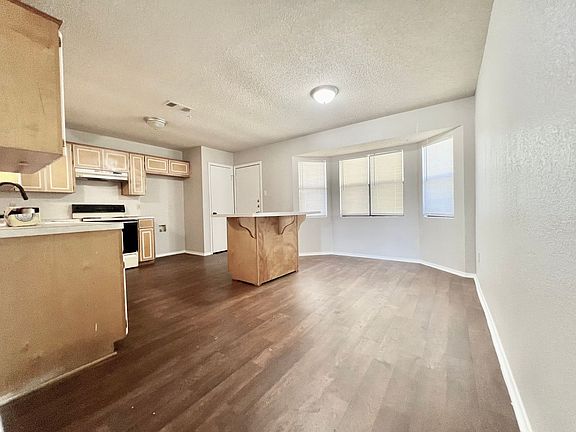 5th image of 2702 Terry Dr