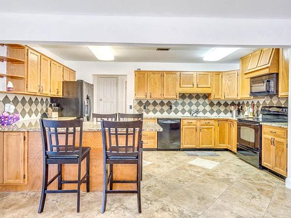 5th image of 117 Knollwood Way