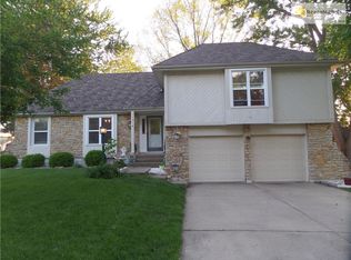 3914 NW Ponderosa St, Lees Summit, MO 64064