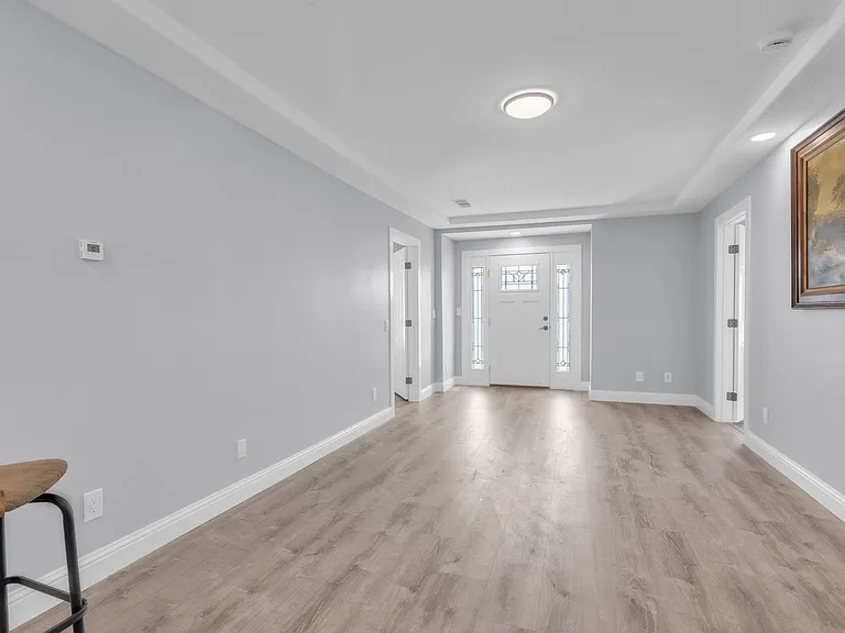 517 Rimmer Ave — Photo 9