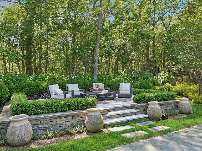 371 Sag Harbor Tpke — Photo 49