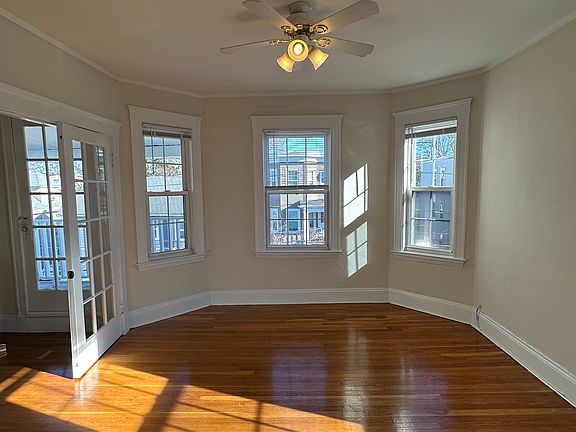 4th image of 44 Fairbanks St #2