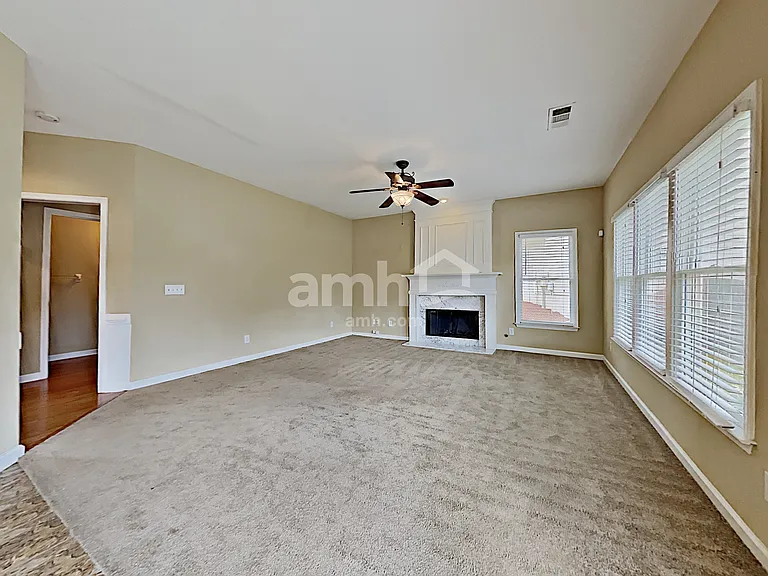 3374 Hunters Point Rd — Photo 9