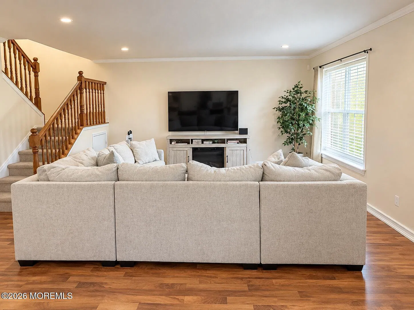 2 bed, 1.5 bath, 1128 sqft, $2,595 — Photo 3