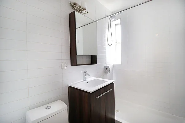 Rented by Uptown Flats LLC | media 28