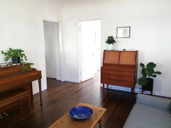 4th image of 2217 Meade Ave