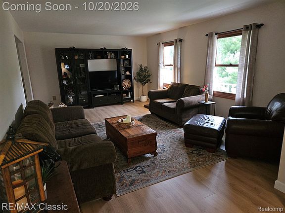 5th image of 8690 Country Club Dr