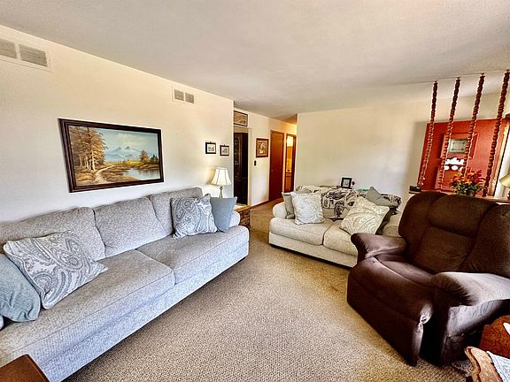 5th image of 4807 Woodridge Ct