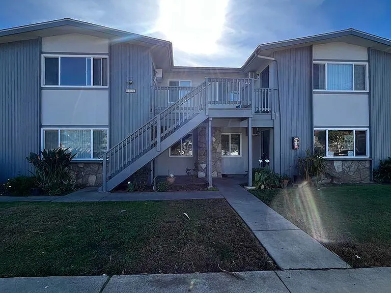 333 Lansing Cir #D — Photo 4