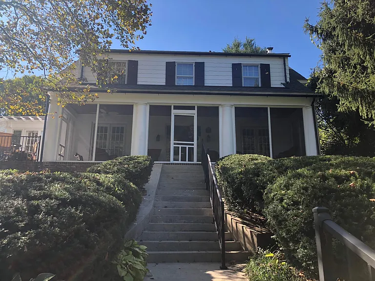 971 Grandview Ave — Photo 3
