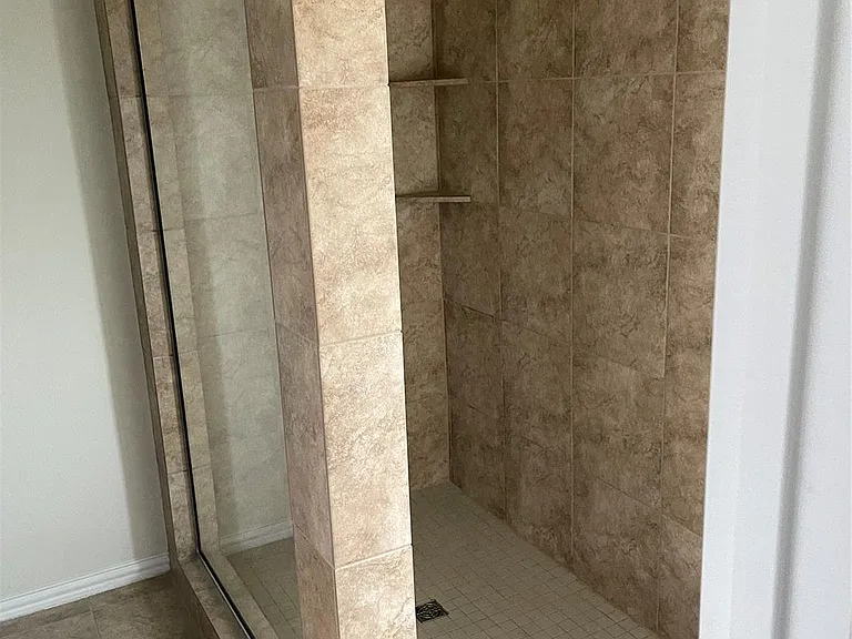 1819 Ryon Falls Dr — Photo 12