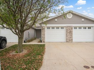 479 Pointe Ct SW, Rochester, MN 55902