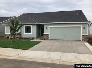 715 Stewart Dr, Molalla, OR 97038