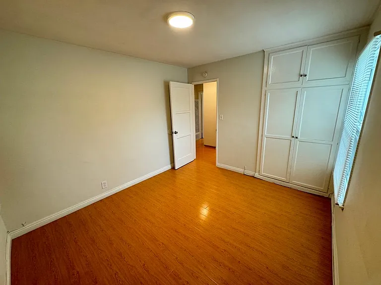 835 Bay St #1 — Photo 26