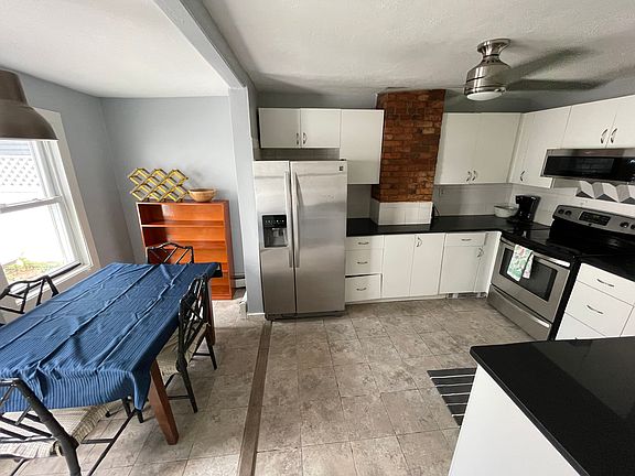 4th image of 158 Western Ave #1