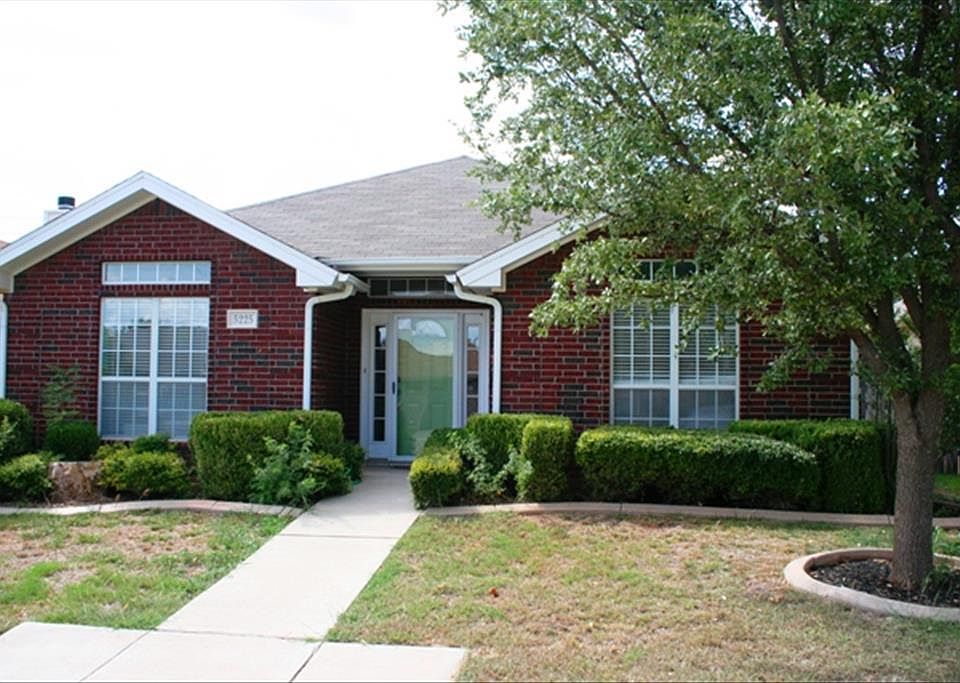 1st image of 5225 Coral Way