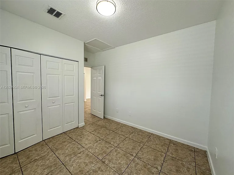 1035 NE 10th Ave #1 — Photo 20