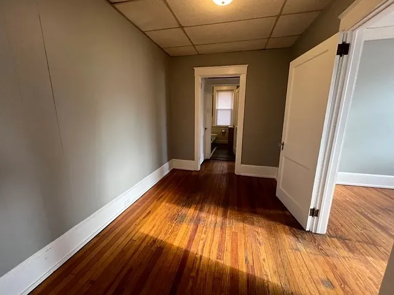 129 Laurel St #3 — Photo 5