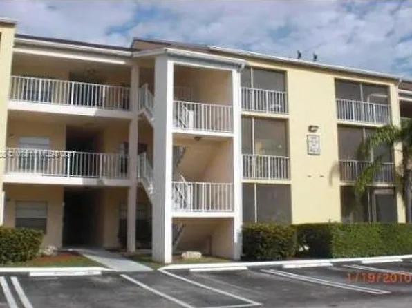 15290 SW 106th Ln APT 318, Miami, FL 33196