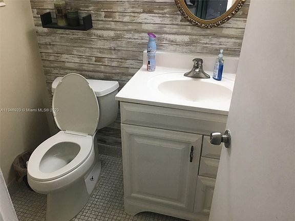 5th image of 12590 NE 16th Ave APT 302
