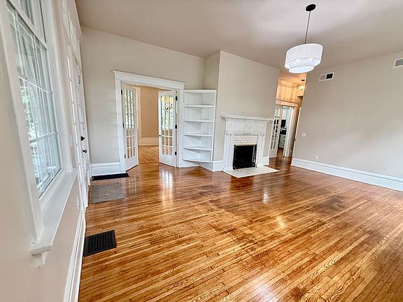 4th image of 217 W Main St